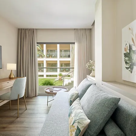 Marbella, Mar-bella Collection Ośrodek wypoczynkowy 5*