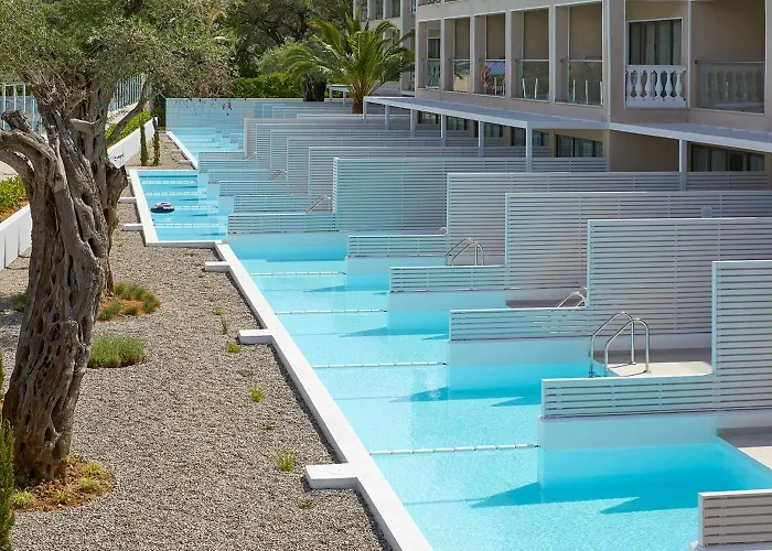 Semesteranläggning (resort) Marbella, Mar-bella Collection 5*